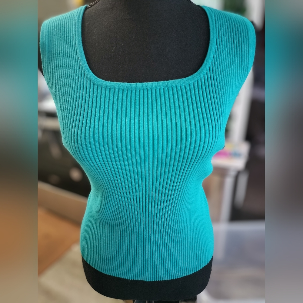 Vintage Joseph A. Sleeveless blouse. Size XL.